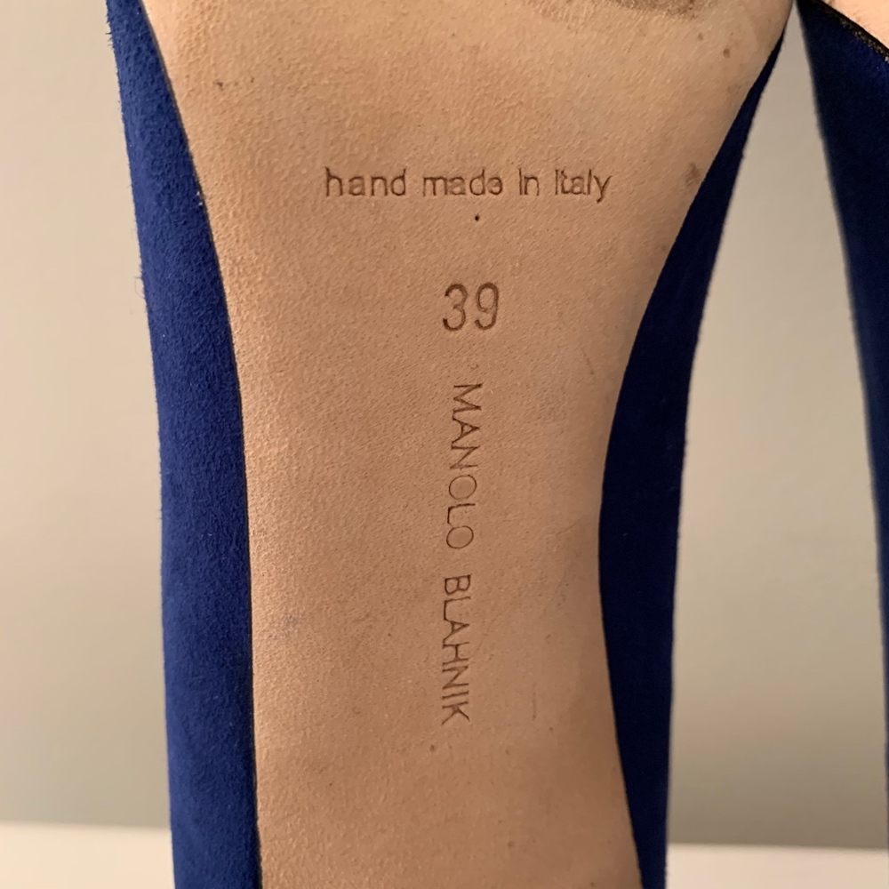 Manolo Blahnik Blue Suede Pumps - Picture 7 of 8